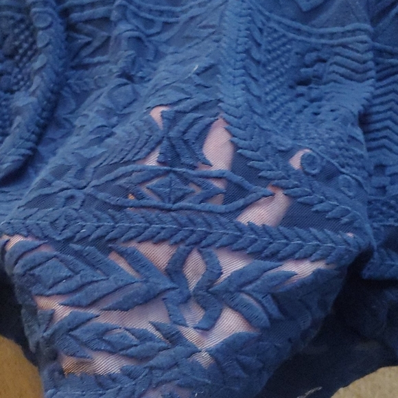 Beautiful Navy lace blouse - Picture 4 of 4